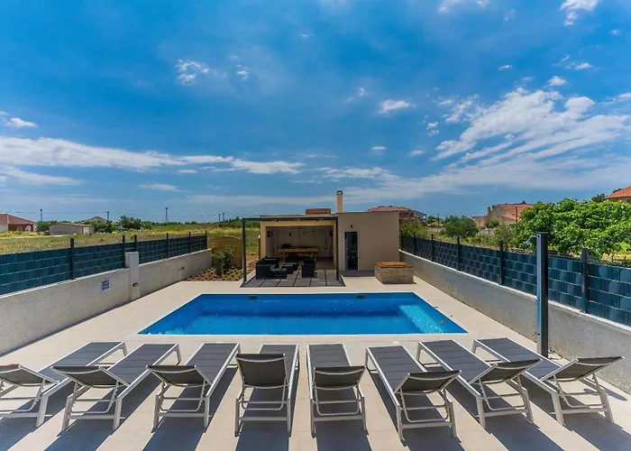 Sunrise 别墅 普利拉卡